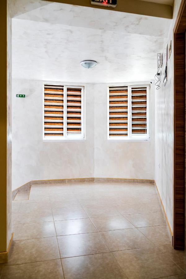 Family Hotel - City Hotel Yambol Exterior foto