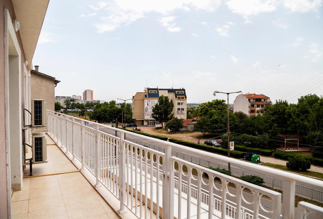 Family Hotel - City Hotel Yambol Exterior foto